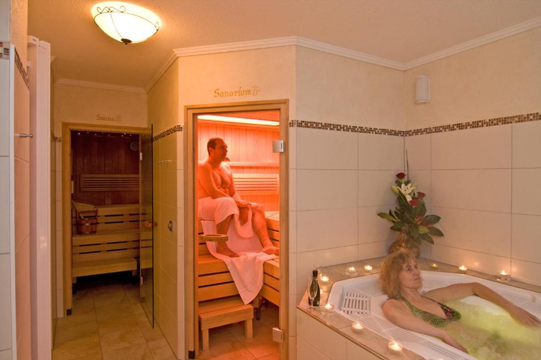 Gasthof Hotel Reif Königstein in der Oberpfalz エクステリア 写真